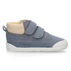 Deportivas niños tipo botitas de Blanditos by Crio´s en piel sin cordones.