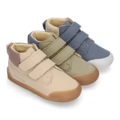 Deportivas niños tipo botitas de Blanditos by Crio´s en piel sin cordones.