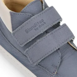 Deportivas niños tipo botitas de Blanditos by Crio´s en piel sin cordones.