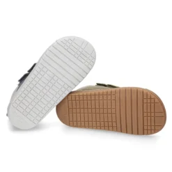 Deportivas niños tipo botitas de Blanditos by Crio´s en piel sin cordones.