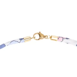 Gargantilla caballito de mar con cordón floral inglés