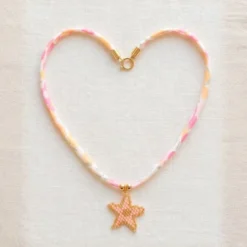 Gargantilla estrella de mar con cordón floral inglés