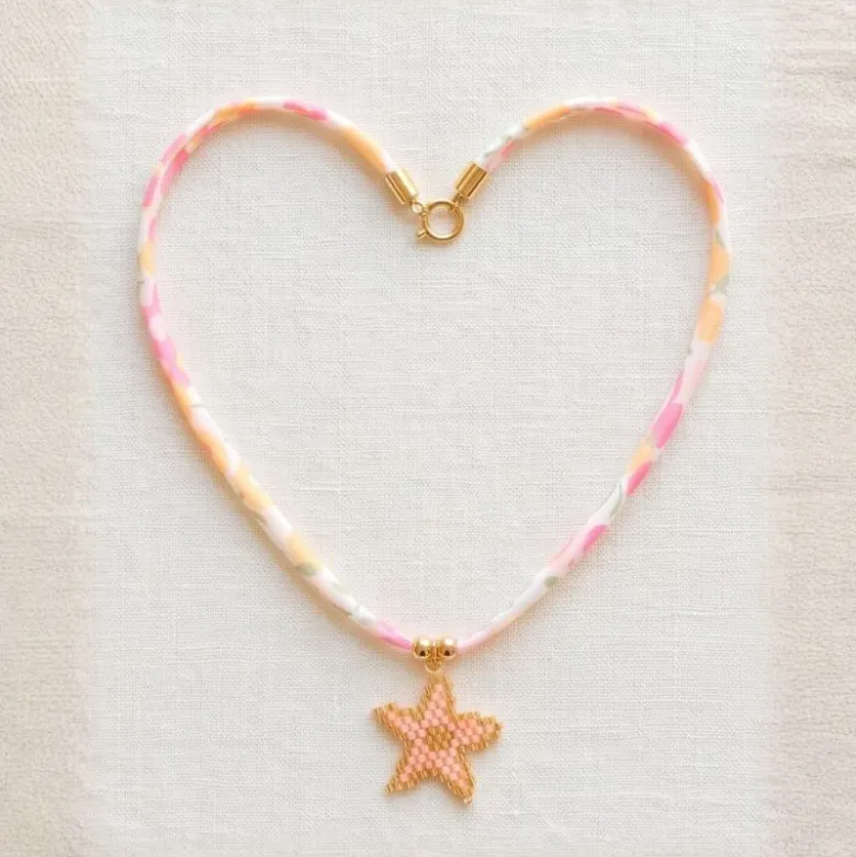 Gargantilla estrella de mar con cordón floral inglés