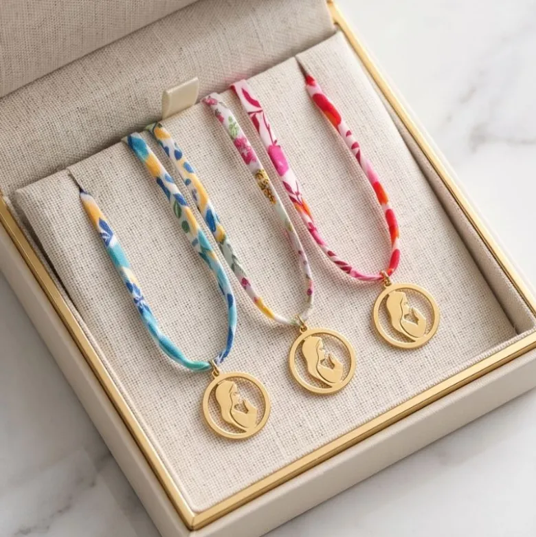 Gargantilla Infantil Virgen - Estampado de flores Inglés
