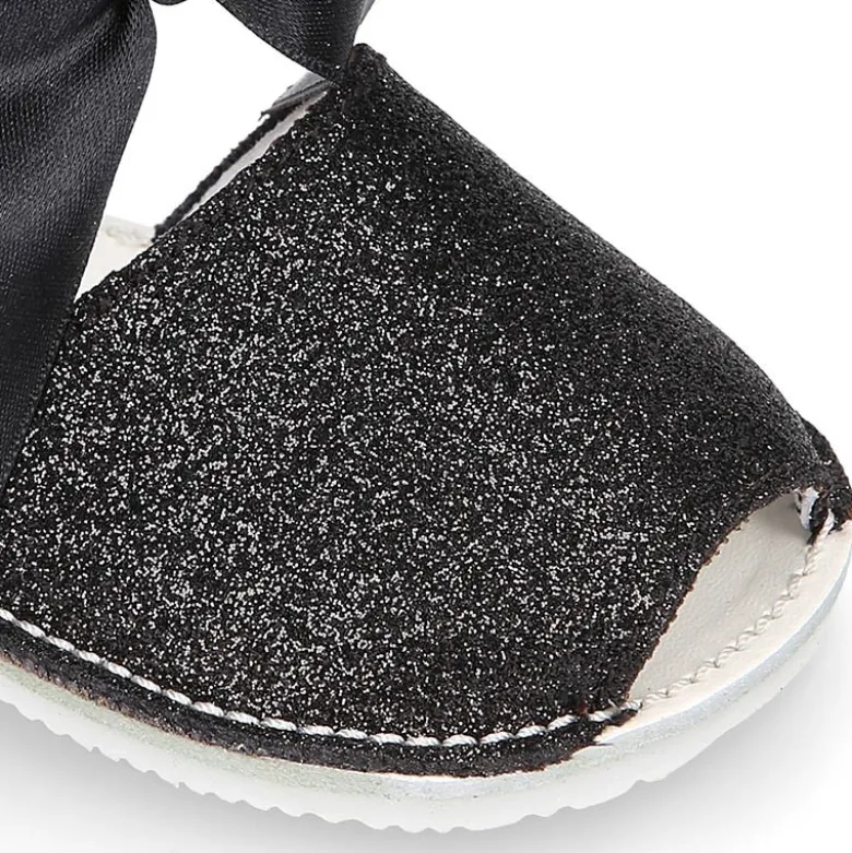 Menorquina bebé niña en piel NEGRO con brillos y LAZO.