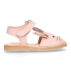 Menorquina CONEJITO ROSA en piel suave y suela flexible.