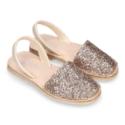 Menorquina niña con tira en piel EXTRA SUAVE con glitter.