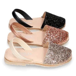 Menorquina niña con tira en piel EXTRA SUAVE con glitter.