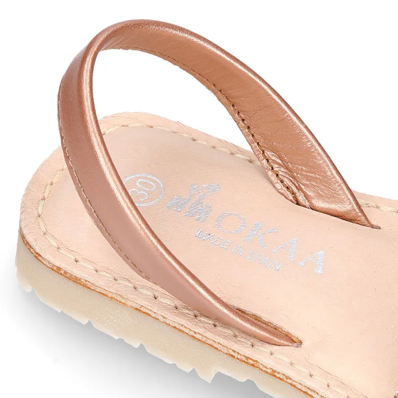Menorquina niña con tira en piel EXTRA SUAVE con glitter.