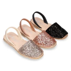 Menorquina niña con tira en piel EXTRA SUAVE con glitter.