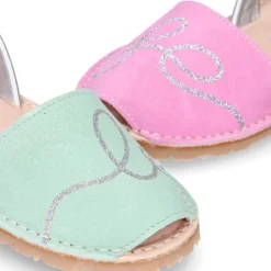 Menorquina niña Tira en piel ante combinada con diseño con LETRAS.