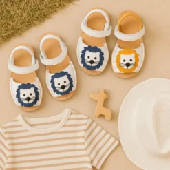 Menorquina niño LEÓN en piel suave y suela flexible.