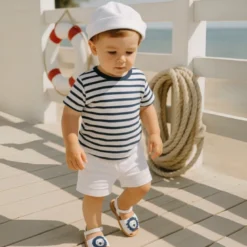 Menorquina niño LEÓN en piel suave y suela flexible.