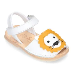 Menorquina niño LEÓN en piel suave y suela flexible.