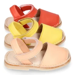Menorquina niños cierre adherente en piel SUAVE en colores de moda.