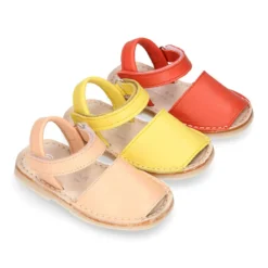 Menorquina niños cierre adherente en piel SUAVE en colores de moda.