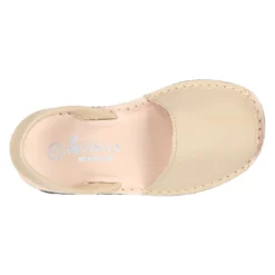 Menorquina niños con tira en piel SUAVE en colores básicos.