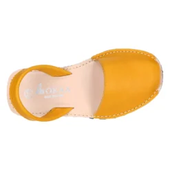 Menorquina niños con tira en piel SUAVE en colores tierra.