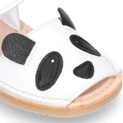 Menorquina OSO PANDA en piel suave y suela flexible.