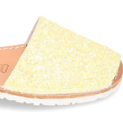 Menorquina tira en piel EXTRA SUAVE con glitter.