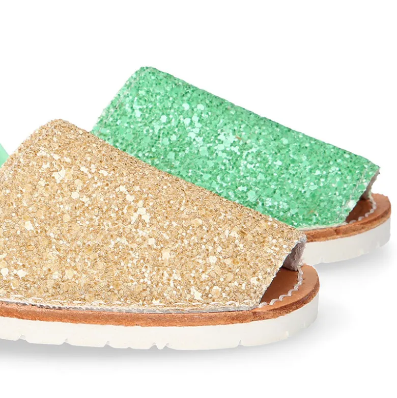 Menorquina tira en piel EXTRA SUAVE con glitter.