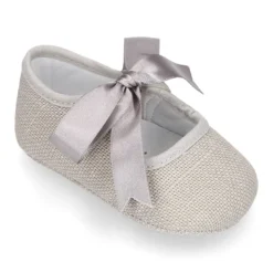 Mercedita bebé niña con lazo tipo angelito en LINO.