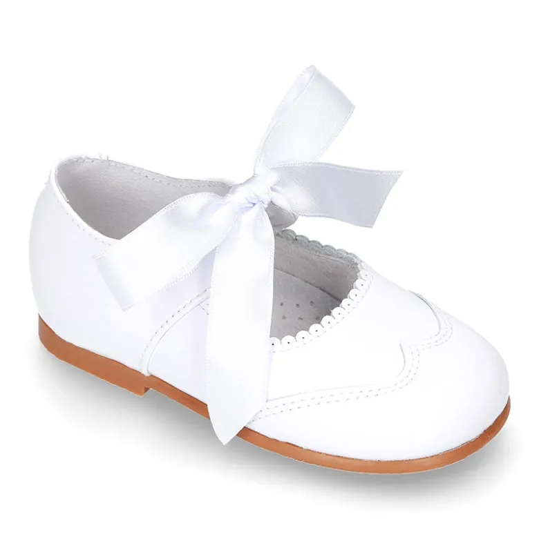 Mercedita clásica tipo ANGELITO en piel charol BLANCO.