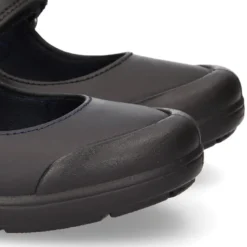 Mercedita colegial niña OKAA sin cordones y puntera reforzada en piel lavable.
