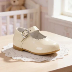 Mercedita de piel charol niña con hebilla – Colección ceremonia