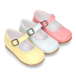 Mercedita escotada MODA con hebilla en piel napa.