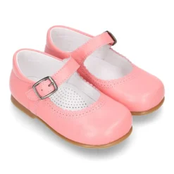 Mercedita escotada MODA con hebilla en piel napa.