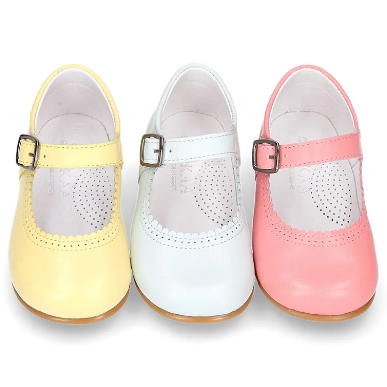 Mercedita escotada MODA con hebilla en piel napa.