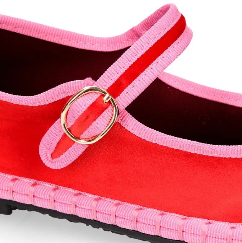 Mercedita mujer en terciopelo rojo con hebilla y clip