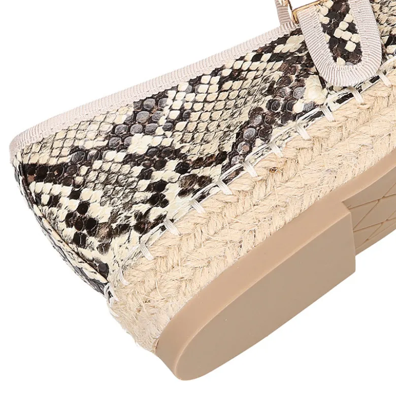 Mercedita mujer tipo alpargata con diseño SNAKE