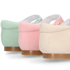 Mercedita niña clásica con botón en piel ante en colores de MODA.