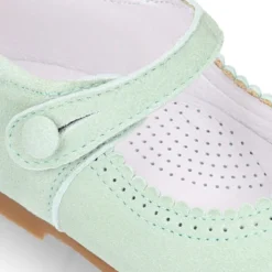 Mercedita niña clásica con botón en piel ante en colores de MODA.
