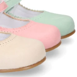 Mercedita niña clásica con botón en piel ante en colores de MODA.
