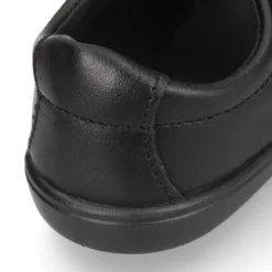 Mercedita niña colegial sin cordones y con puntera reforzada en piel lavable.