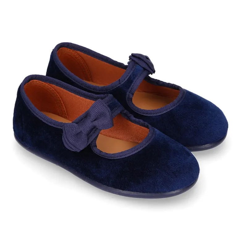 Mercedita niña con cierre adherente con LAZO en terciopelo.