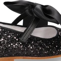 Mercedita niña con cierre adherente con lazo en GLITTER NEGRO.