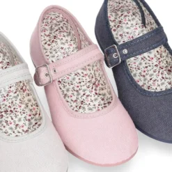 Mercedita Niña con hebilla en lona algodón con forro FLORES.