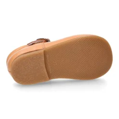 Mercedita niña con hebilla en piel napa CAMEL.