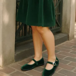 Mercedita niña con hebilla tipo japonesa en TERCIOPELO VERDE BOTELLA