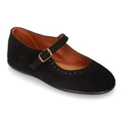 Mercedita niña con hebilla y picados en piel serraje.
