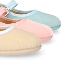 Mercedita niña en terciopelo de primavera verano.
