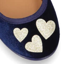 Mercedita niña estilizada con CORAZONES DORADOS en terciopelo.