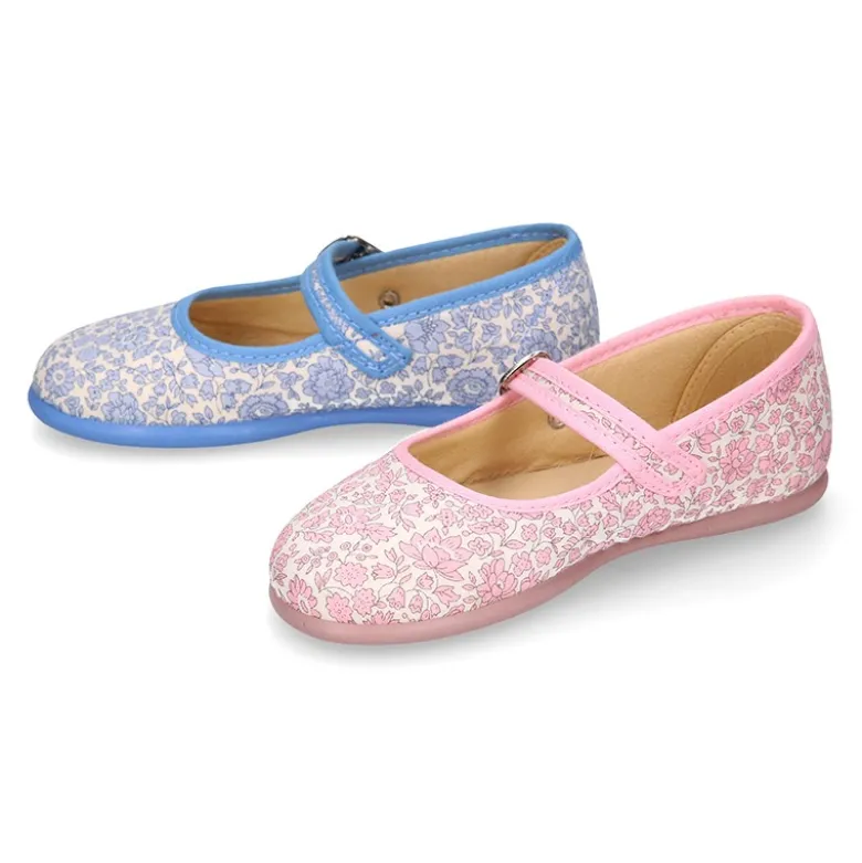 Mercedita niña estilizada en lona algodón LIBERTY.