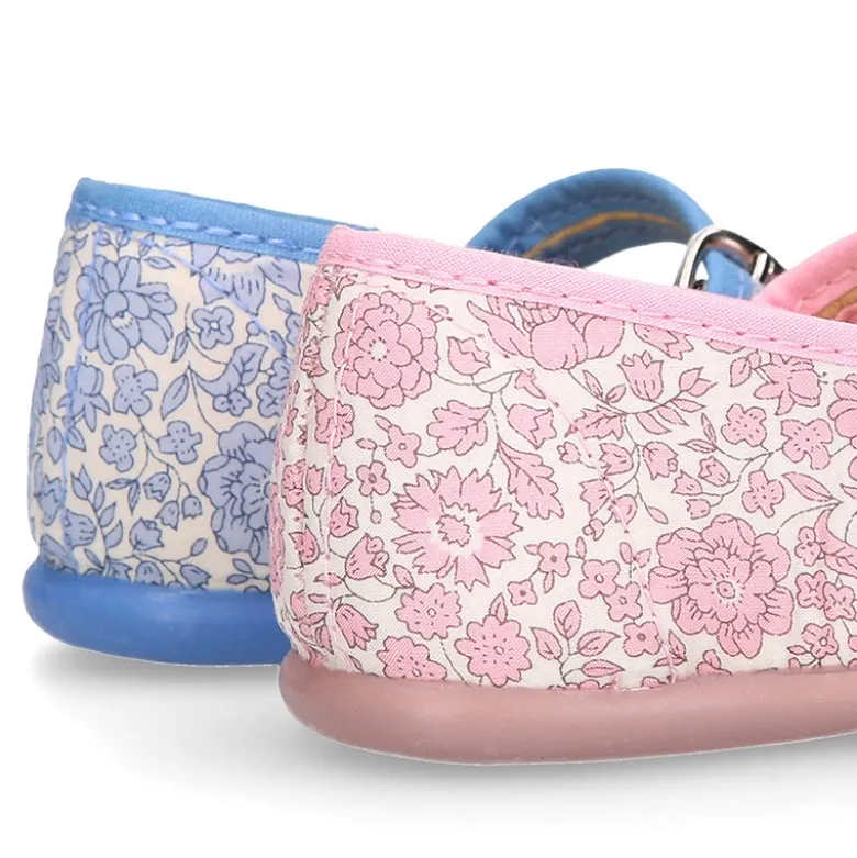 Mercedita niña estilizada en lona algodón LIBERTY.