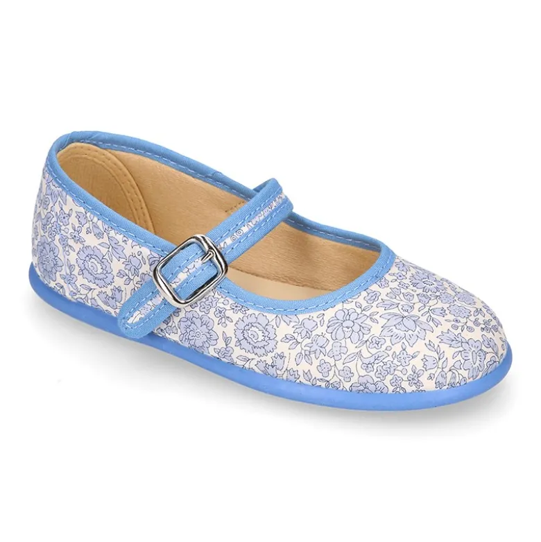 Mercedita niña estilizada en lona algodón LIBERTY.