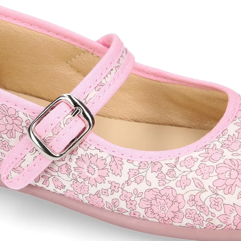 Mercedita niña estilizada en lona algodón LIBERTY.